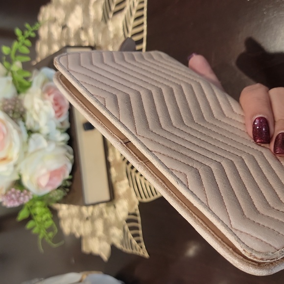 Authentic Prada quilted wallet - Picture 5 of 11